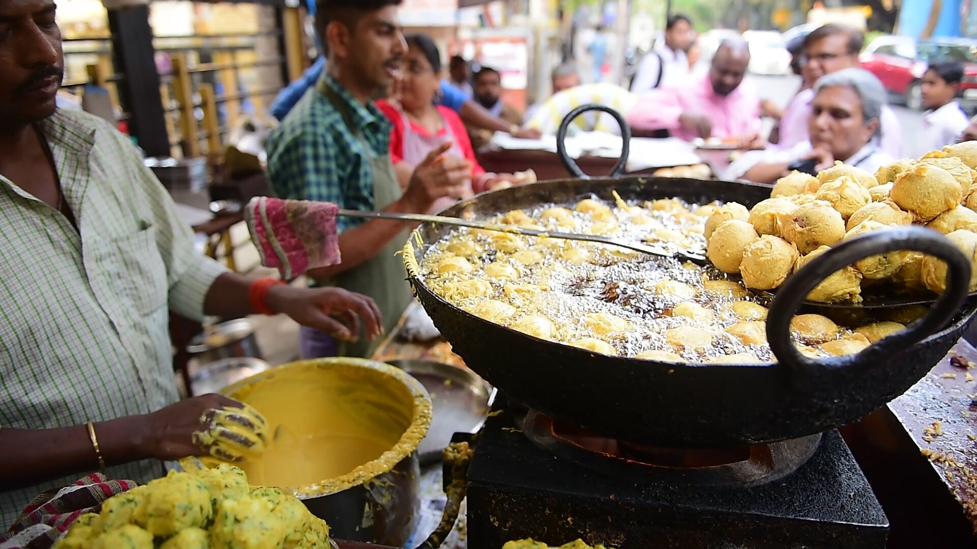 मराठी समाज बिझनेस मध्ये मागे आहे कारण आपल्याकडे सिंधी लोकांसारख्या ‘ह्या’ गोष्टी नाहीत!